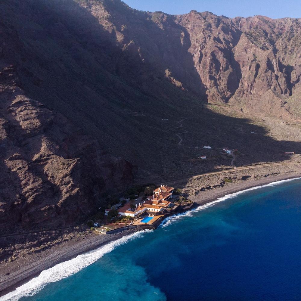 فندق بارادور دي إل إييرو لاس كاسَس المظهر الخارجي الصورة